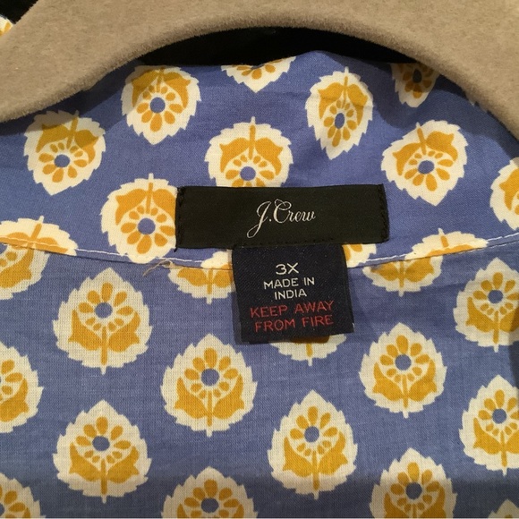 Light, airy J.Crew top. - Picture 2 of 4